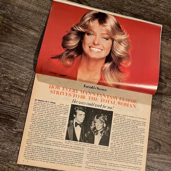 PHOTOPLAY MAGAZINE June 1977 Farrah - Picture 5 of 8